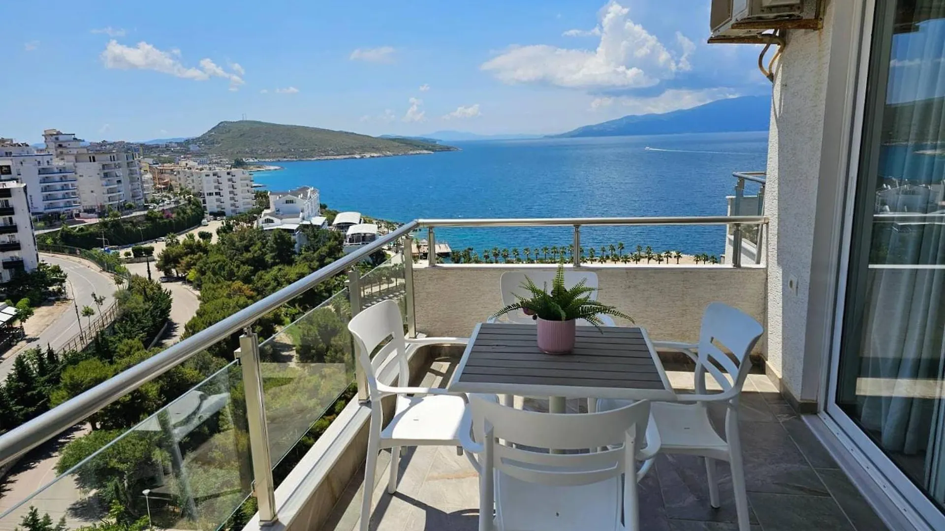 One Bedroom Apartment In Saranda 0*,